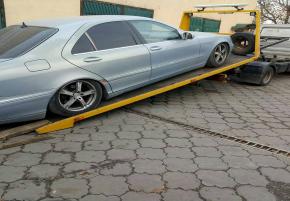 Эвакуатор Иссык-куль 0777 984-984 Чолпон-ата , Балыкчи , Бостери , Боом , Кемин . профессиональный Эвакуатор платформа съезжает , низкий клиренс , шаровая , опущенные подушки .